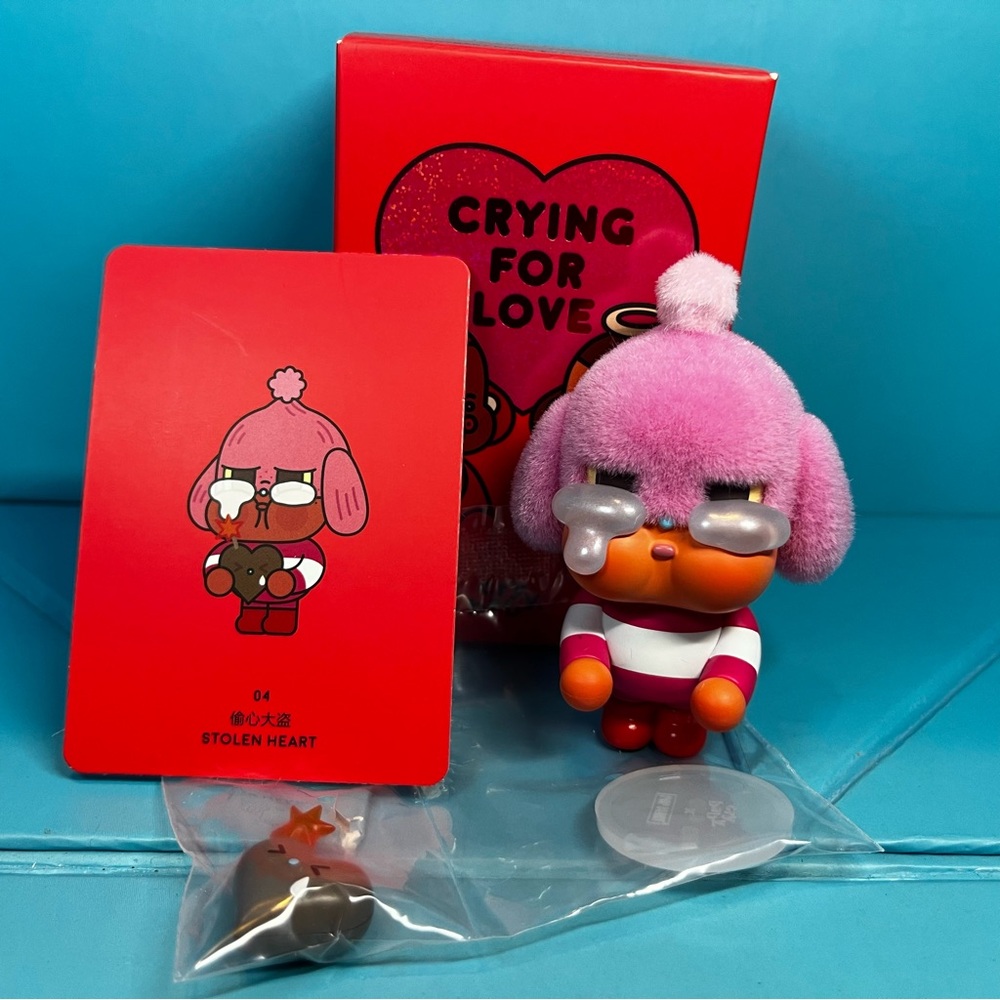 Pop Mart - Crybaby - Crying For Love Series - Stolen Heart Flocked Figure
